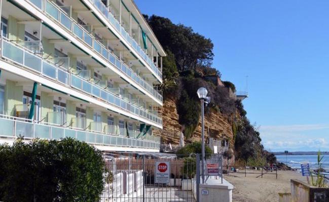 La Casa Sulla Spiaggia Apartment Nettuno Luaran gambar
